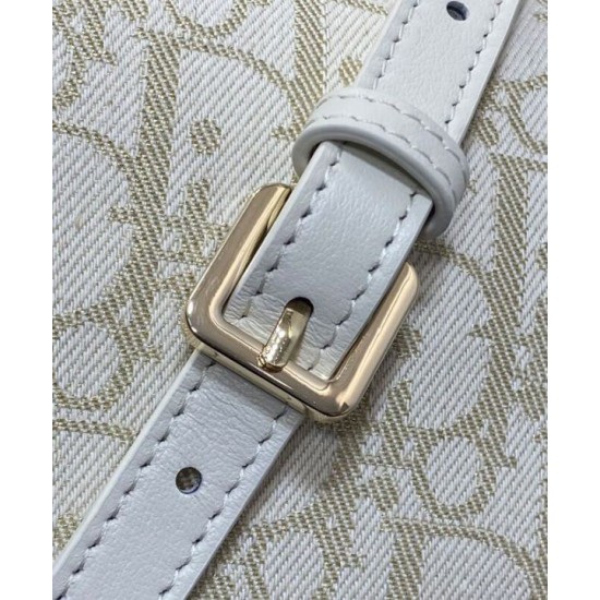 Riproduzione Fedele Dior Medium DiorTravel Nomad Pouch Cream imitazioni