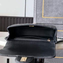 Qualità Specchio Replica Bora Pari all'originale replica Chanel Mini Flap con manico superiore AS5243 Nero Riproduzione Fedele Bora Pari all'originale replica Chanel Mini Flap con manico superiore AS5243 Nero imitazioni
