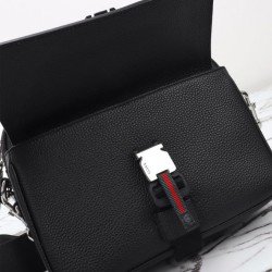 Qualità Specchio Replica Borsa a tracolla piccola Gucci con Web 816751 Nero Riproduzione Fedele Borsa a tracolla piccola Gucci con Web 816751 Nero imitazioni