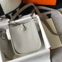 Qualità Specchio Replica Hermes Evelyne III TPM Mini Bag Grigio Clemence Riproduzione Fedele Hermes Evelyne III TPM Mini Bag Grigio Clemence imitazioni