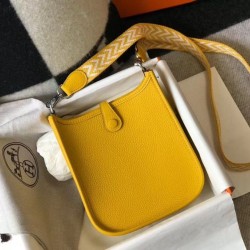 Qualità Specchio Replica Hermes Evelyne III TPM Mini Bag Arancione Clemence Riproduzione Fedele Hermes Evelyne III TPM Mini Bag Arancione Clemence imitazioni