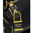 Imitazione Borse Replica a tracolla media Prada in Re-Nylon Con lucchetto 1BC233 Nero