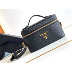 Imitazione Borse Firmate Replica mini Vanity Prada Granata Nera