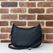 Imitazione Gucci 815409 GG Emblem borsa a tracolla piccola mezzaluna Nero