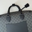 Imitazione Gucci 821149 Borsa a tracolla media GG Emblem Nero