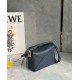 Qualità Specchio Replica Borsa Loewe Puzzle Mini Pelle di vitello granulata blu navy Riproduzione Fedele Borsa Loewe Puzzle Mini Pelle di vitello granulata blu navy imitazioni
