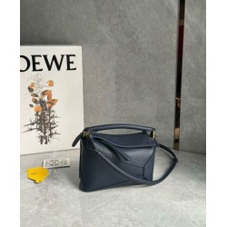 Borsa Loewe Puzzle Mini Pelle di vitello granulata blu navy Borsa Loewe Puzzle Mini Pelle di vitello granulata blu navy
