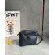 Qualità Specchio Replica Borsa Loewe Puzzle Mini Pelle di vitello granulata blu navy Riproduzione Fedele Borsa Loewe Puzzle Mini Pelle di vitello granulata blu navy imitazioni