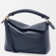 Qualità Specchio Replica Borsa Loewe Puzzle Mini Pelle di vitello granulata blu navy Riproduzione Fedele Borsa Loewe Puzzle Mini Pelle di vitello granulata blu navy imitazioni