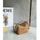 Qualità Specchio Replica Loewe Puzzle Mini Bag Pelle di vitello granulata toffee Riproduzione Fedele Loewe Puzzle Mini Bag Pelle di vitello granulata toffee imitazioni
