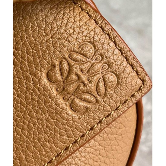 Qualità Specchio Replica Loewe Puzzle Mini Bag Pelle di vitello granulata toffee Riproduzione Fedele Loewe Puzzle Mini Bag Pelle di vitello granulata toffee imitazioni