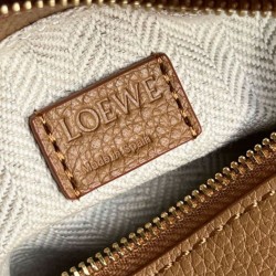 Qualità Specchio Replica Loewe Puzzle Mini Bag Pelle di vitello granulata toffee Riproduzione Fedele Loewe Puzzle Mini Bag Pelle di vitello granulata toffee imitazioni
