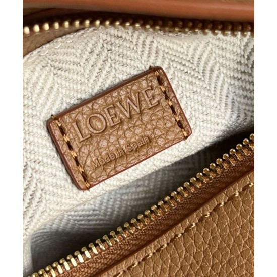 Qualità Specchio Replica Loewe Puzzle Mini Bag Pelle di vitello granulata toffee Riproduzione Fedele Loewe Puzzle Mini Bag Pelle di vitello granulata toffee imitazioni