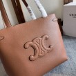 Bora Pari all'originale replica a tracolla Celine Cabas Anais Triomphe piccola marrone grana