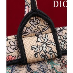 Imitazioni borse griffate Dior Book Tote grande Dior M1286 Albicocca ricamata con il motivo Papillon Toile de Jouy blu di Pietro Ruffo