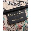 Imitazioni borse griffate Dior Book Tote grande Dior M1286 Albicocca ricamata con il motivo Papillon Toile de Jouy blu di Pietro Ruffo
