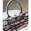 Borse Firmate Replica Dior Book Tote media Dior ricamata con il motivo multicolore M1286 Rosso di Pietro Ruffo Imitazioni