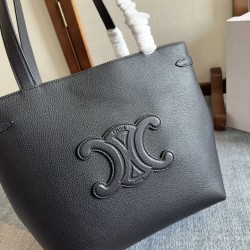 Qualità Specchio Replica Borse Alta Qualità a tracolla Celine Cabas Anais Triomphe piccola nera grana Riproduzione Fedele Replica Borse Alta Qualità a tracolla Celine Cabas Anais Triomphe piccola nera grana imitazioni
