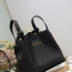 Qualità Specchio Replica Borse Alta Qualità a secchiello Dior Signature piccola/media nera Riproduzione Fedele Replica Borse Alta Qualità a secchiello Dior Signature piccola/media nera imitazioni