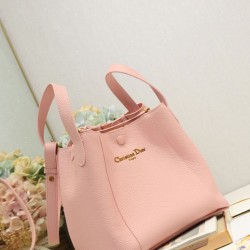 Qualità Specchio Replica Borsa a secchiello Dior Signature piccola/media rosa Riproduzione Fedele Borsa a secchiello Dior Signature piccola/media rosa imitazioni