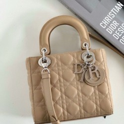 Riproduzione Fedele Bora Pari all'originale replica Dior Classic Lady piccola Dior My ABCDior beige Imitazioni imitazioni