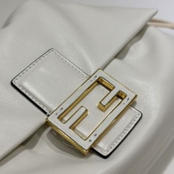 Qualità Specchio Replica Borse Imitazioni Fendi Mamma Baguette Media/Grande Nappa Beige Riproduzione Fedele Borse Imitazioni Fendi Mamma Baguette Media/Grande Nappa Beige imitazioni