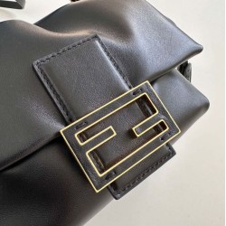 Qualità Specchio Replica Imitazioni borse griffate Fendi Mamma Baguette Piccola Nera Imitazioni Riproduzione Fedele Replica Imitazioni borse griffate Fendi Mamma Baguette Piccola Nera Imitazioni imitazioni