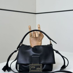 Riproduzione Fedele Replica Imitazioni borse griffate Fendi Mamma Baguette Piccola Nera Imitazioni imitazioni