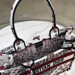Qualità Specchio Replica Borse Firmate Dior Book Tote media Dior ricamata con il motivo multicolore M1286 Rosso di Pietro Ruffo Imitazioni Riproduzione Fedele Borse Firmate Replica Dior Book Tote media Dior ricamata con il motivo multicolore M1286 Rosso di Pietro Ruffo Imitazioni imitazioni