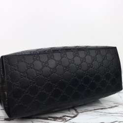 Qualità Specchio Replica Borsa tote grande Gucci GG Emblem imitazione 815213 Nero Imitazioni Riproduzione Fedele Replica Borsa tote grande Gucci GG Emblem imitazione 815213 Nero Imitazioni imitazioni
