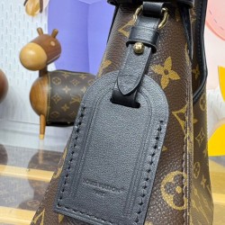 Replica Borse Louis Vuitton The Drop PM M12940 Marrone Replica Borse Louis Vuitton The Drop PM M12940 Marrone