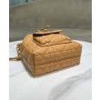 Replica Bora Pari all'originale replica a secchiello Dior Caro piccola Dior M3372 Caffè