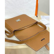 Borsa Replica 1:1 a tracolla Hermès Steve Light Junior Caffè chiaro Borsa Replica 1:1 a tracolla Hermès Steve Light Junior Caffè chiaro