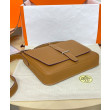Borsa Replica 1:1 a tracolla Hermès Steve Light Junior Caffè chiaro Borsa Replica 1:1 a tracolla Hermès Steve Light Junior Caffè chiaro