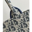 Borsa Dior Book Tote Dior blu ricamata con motivo Dior Oblique grigio