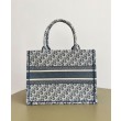 Borsa Dior Book Tote Dior blu ricamata con motivo Dior Oblique grigio