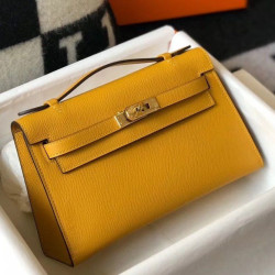 Imitazioni borse griffate Hermès Kelly Pochette in pelle Epsom gialla