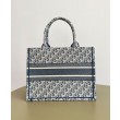Borsa media Christian Dior Book Tote crema