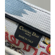 Borse Replica media Christian Dior Book Tote senza tempo con paglia di rafia naturale e cotone ricamato Borse Replica media Christian Dior Book Tote senza tempo con paglia di rafia naturale e cotone ricamato