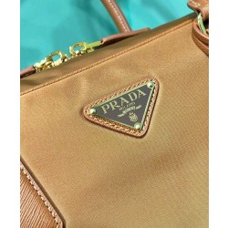 fedele Borsa Prada Re-Edition 1980 grande in Saffiano Re-Nylon, caffè