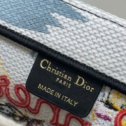 Riproduzione Fedele Borse Replica media Christian Dior Book Tote senza tempo con paglia di rafia naturale e cotone ricamato imitazioni