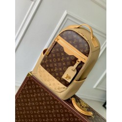 Zaino Louis Vuitton Outdoor in pelle martellata M12624 Zaino Louis Vuitton Outdoor in pelle martellata M12624