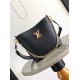 Qualità Specchio Replica Borsa Louis Vuitton Lock and Walk in pelle martellata nera M24006 Riproduzione Fedele Borsa Louis Vuitton Lock and Walk in pelle martellata nera M24006 imitazioni