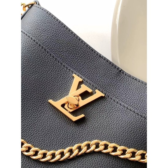 Qualità Specchio Replica Borsa Louis Vuitton Lock and Walk in pelle martellata nera M24006 Riproduzione Fedele Borsa Louis Vuitton Lock and Walk in pelle martellata nera M24006 imitazioni