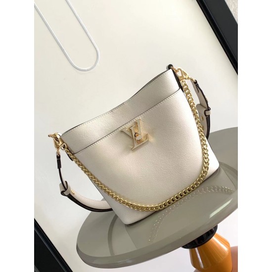 Qualità Specchio Replica Borsa Louis Vuitton Lock and Walk in pelle martellata marrone M24165 Riproduzione Fedele Borsa Louis Vuitton Lock and Walk in pelle martellata marrone M24165 imitazioni