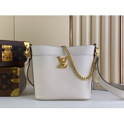 Imitazioni borse griffate Louis Vuitton Lock and Walk in pelle martellata bianca M24638 Imitazioni borse griffate Louis Vuitton Lock and Walk in pelle martellata bianca M24638