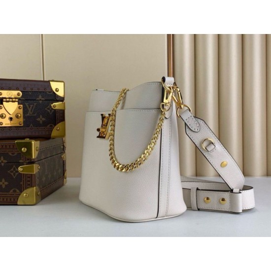 Qualità Specchio Replica Imitazioni borse griffate Louis Vuitton Lock and Walk in pelle martellata bianca M24638 Riproduzione Fedele Imitazioni borse griffate Louis Vuitton Lock and Walk in pelle martellata bianca M24638 imitazioni