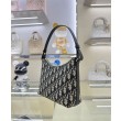 Mini borsa Christian Dior 30 Montaigne Diorling con catena, blu scuro