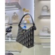 Mini borsa Christian Dior 30 Montaigne Diorling con catena, blu scuro