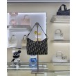 Mini borsa Christian Dior 30 Montaigne Diorling con catena, blu scuro
